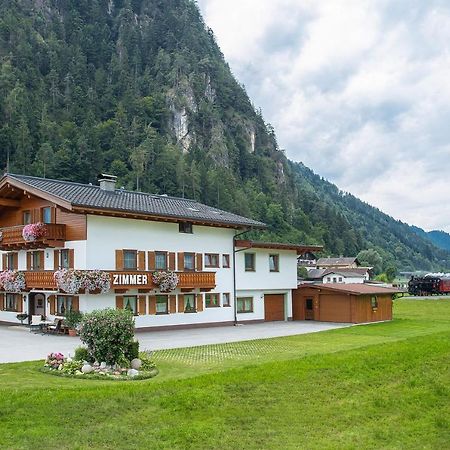 Gaestehaus Luxner Штрас-им-Циллерталь Экстерьер фото