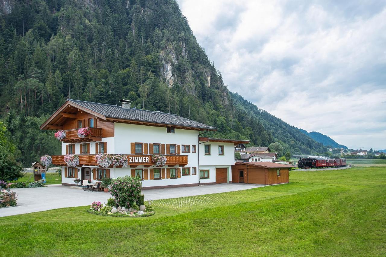 Gaestehaus Luxner Штрас-им-Циллерталь Экстерьер фото